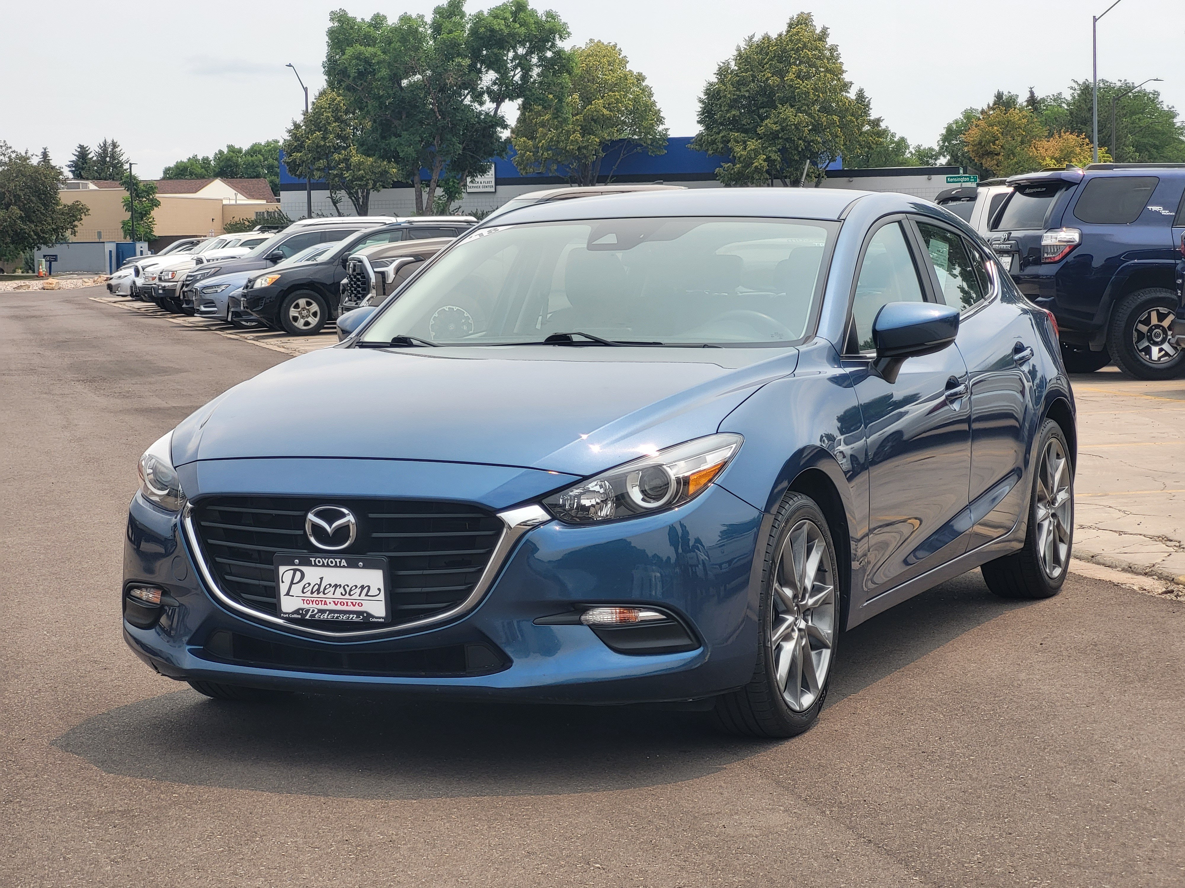 Used 2018 MAZDA MAZDA3 Touring FWD image 4