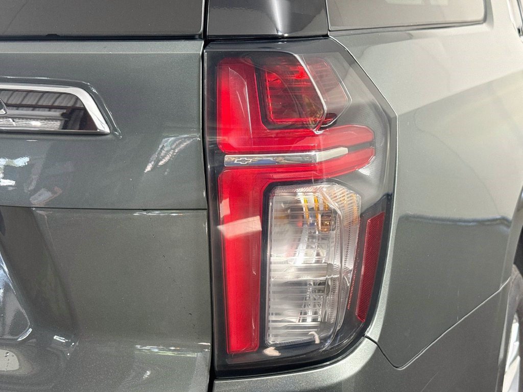 Used 2023 Chevrolet Suburban Premier AWD/4WD image 32