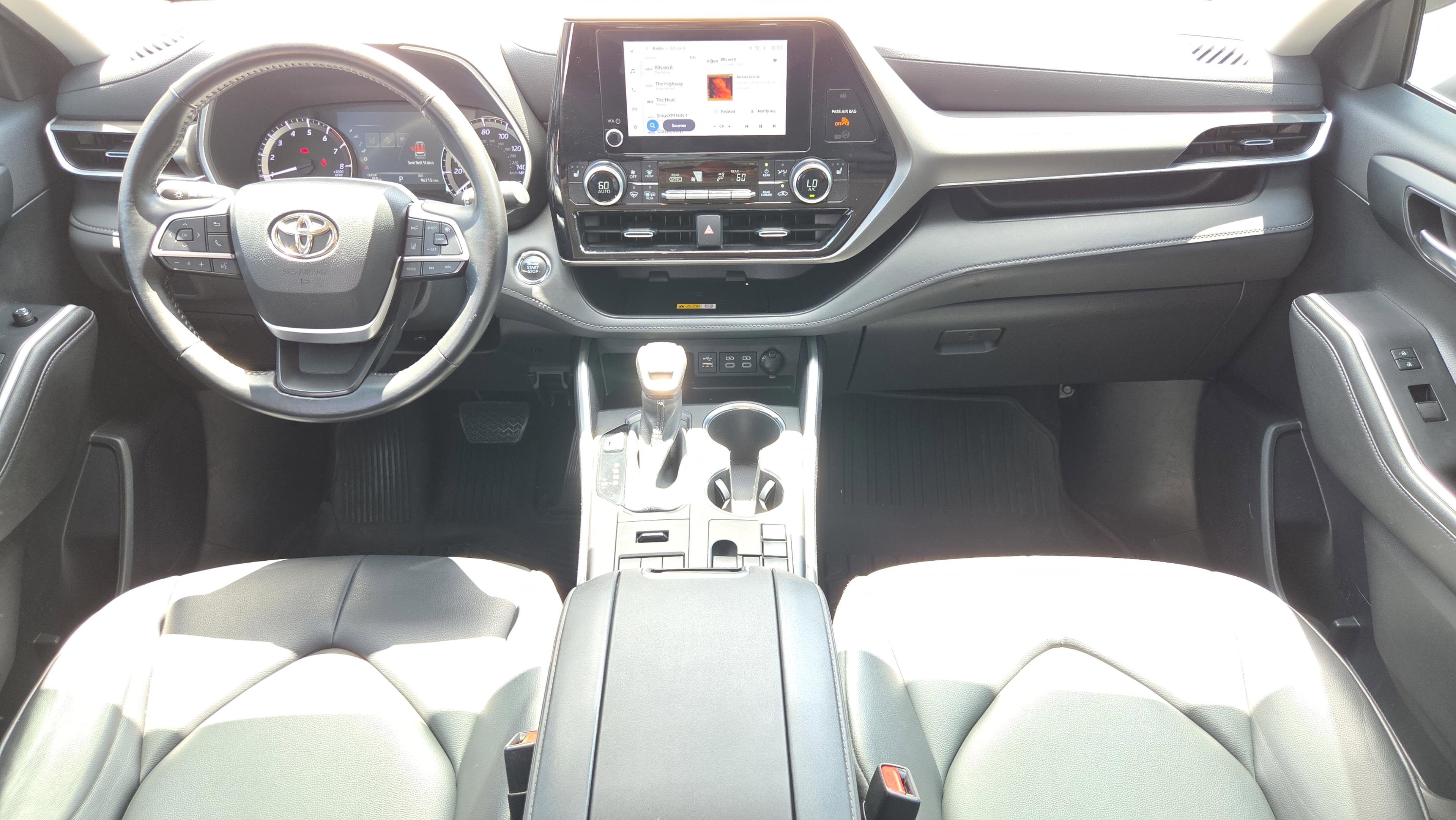 Used 2023 Toyota Highlander XLE image 18