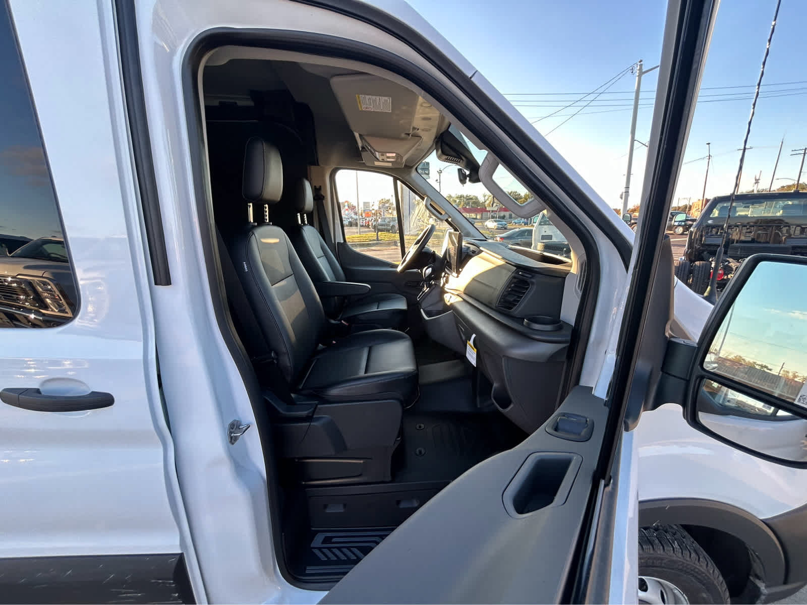 New 2026 Ford Transit 250 148 Medium Roof w/ Load Area Protection Package RWD image 15