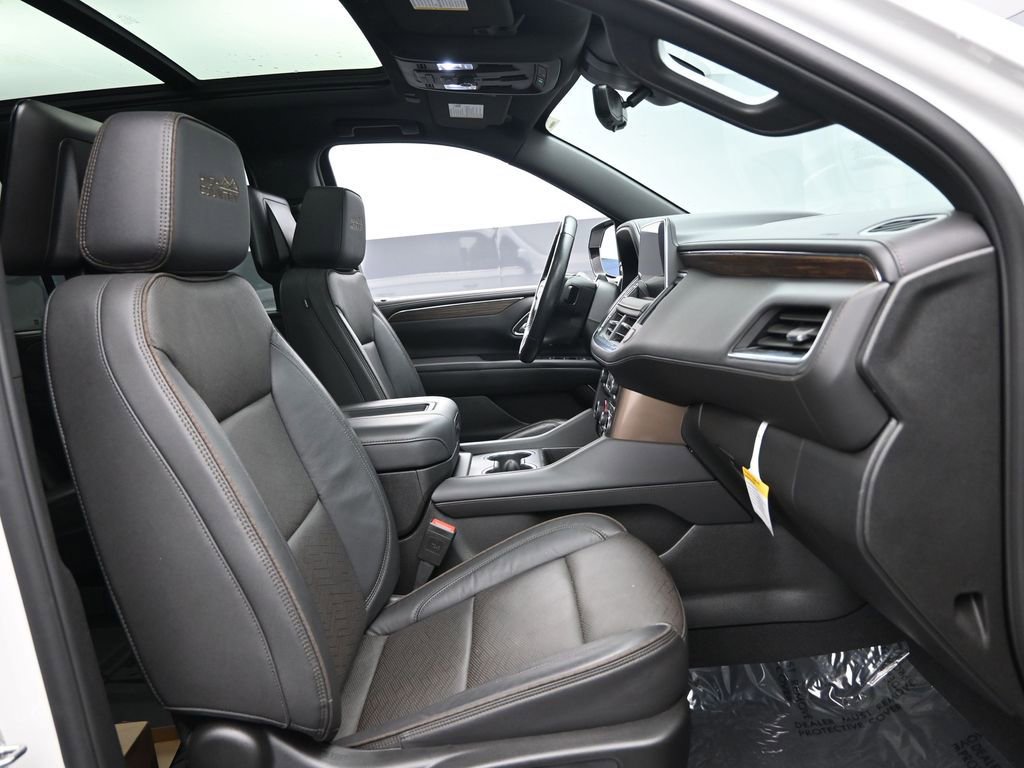 Used 2024 Chevrolet Suburban High Country w/ Advanced Technology Package image 33