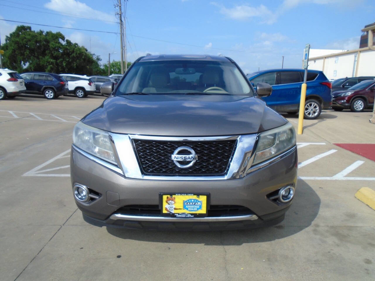 Used 2014 Nissan Pathfinder Platinum w/ Platinum Premium Package FWD image 2