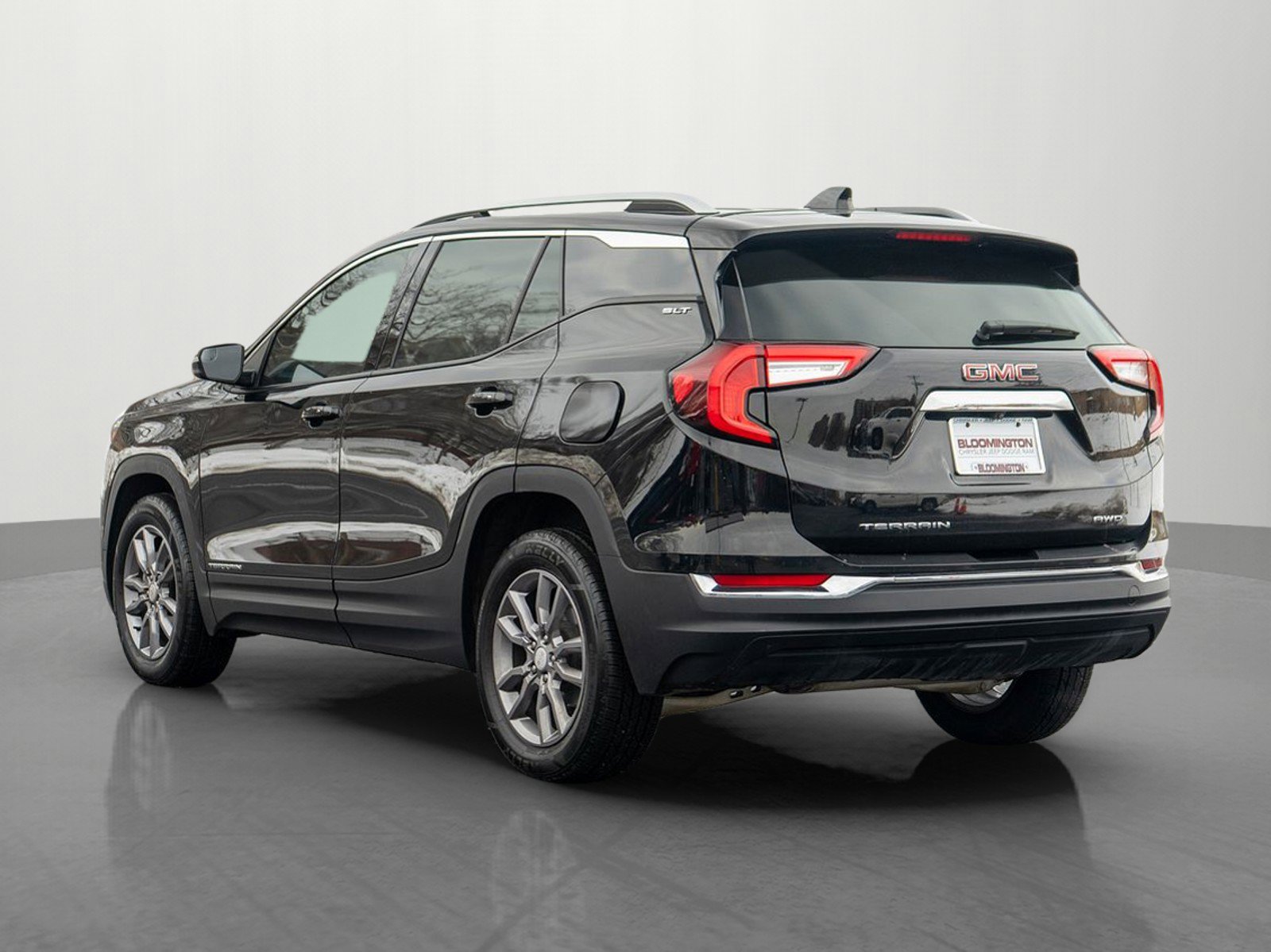 Used 2024 GMC Terrain SLT image 5