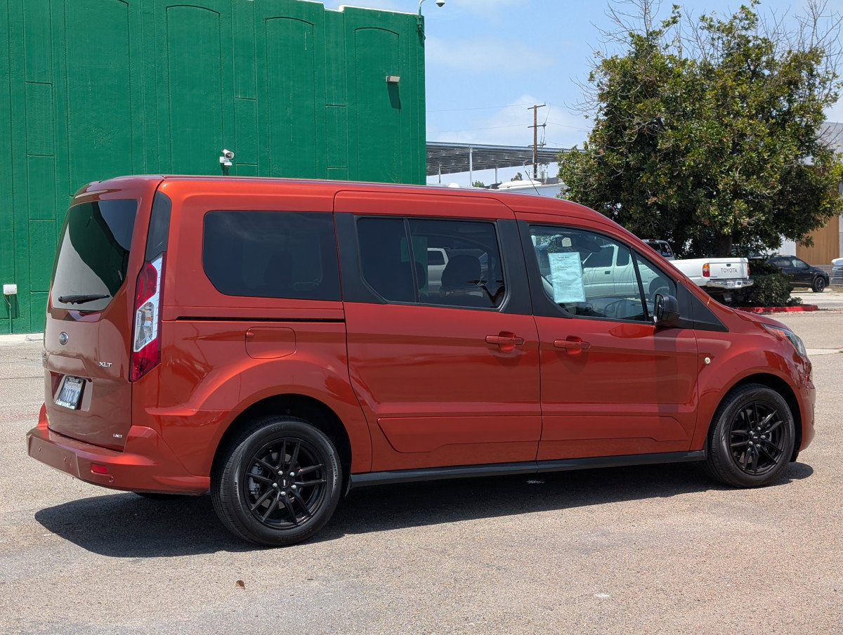 Used 2022 Ford Transit Connect XLT FWD image 9