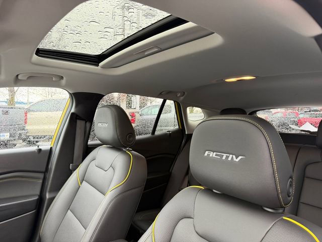 Used 2025 Chevrolet Trax ACTIV w/ Sunroof Package image 29