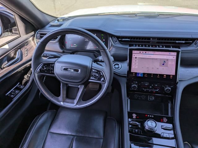 Used 2022 Jeep Grand Cherokee Overland w/ Luxury Tech Group IV image 19