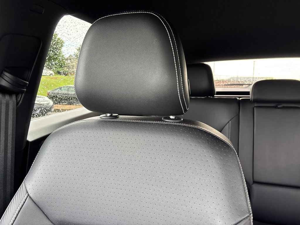 Certified 2023 Volkswagen Atlas Cross Sport SE FWD image 23