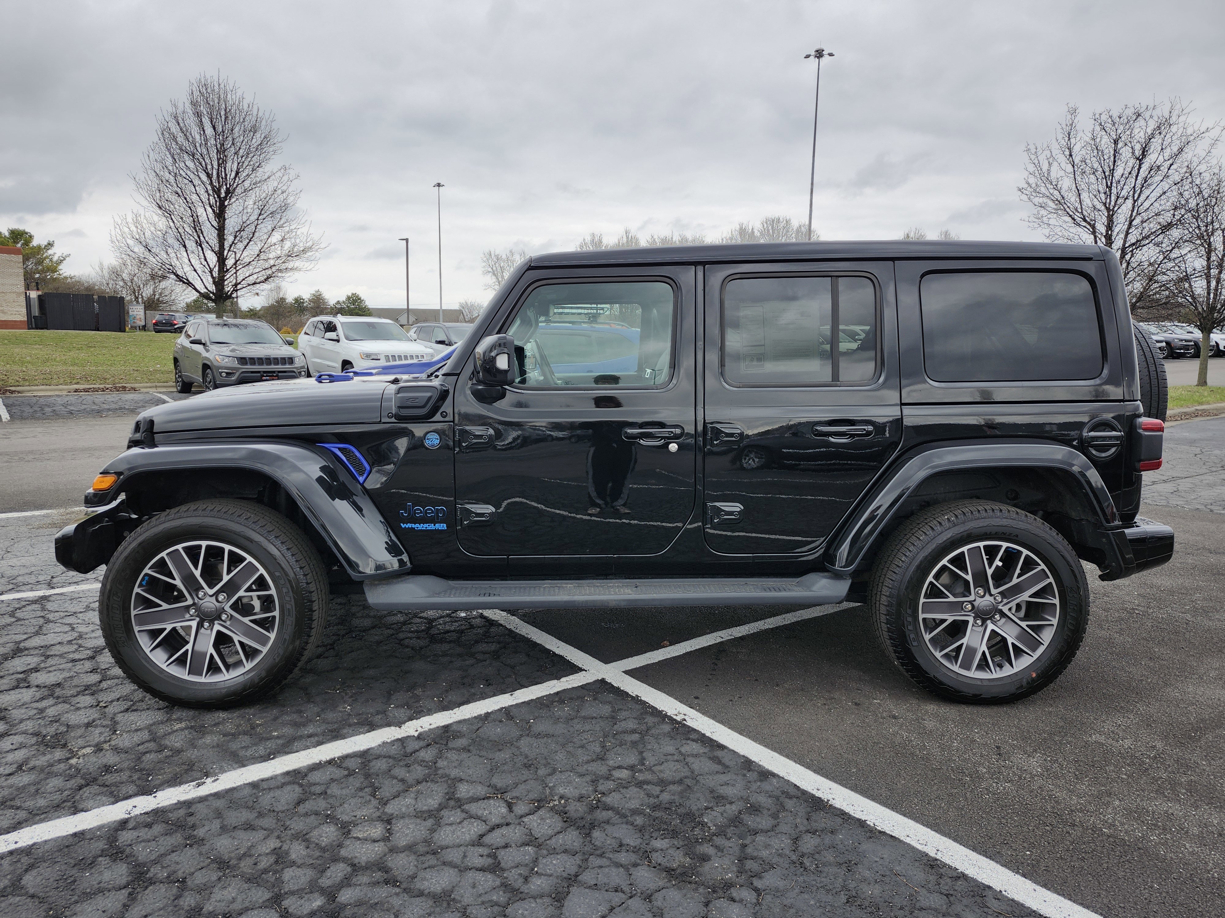 Used 2022 Jeep Wrangler Unlimited Sahara image 15