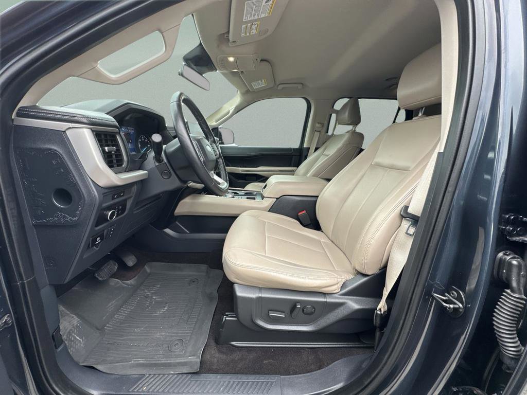 Used 2023 Ford Expedition XLT RWD image 32