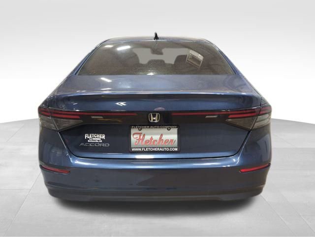 New 2025 Honda Accord SE image 5