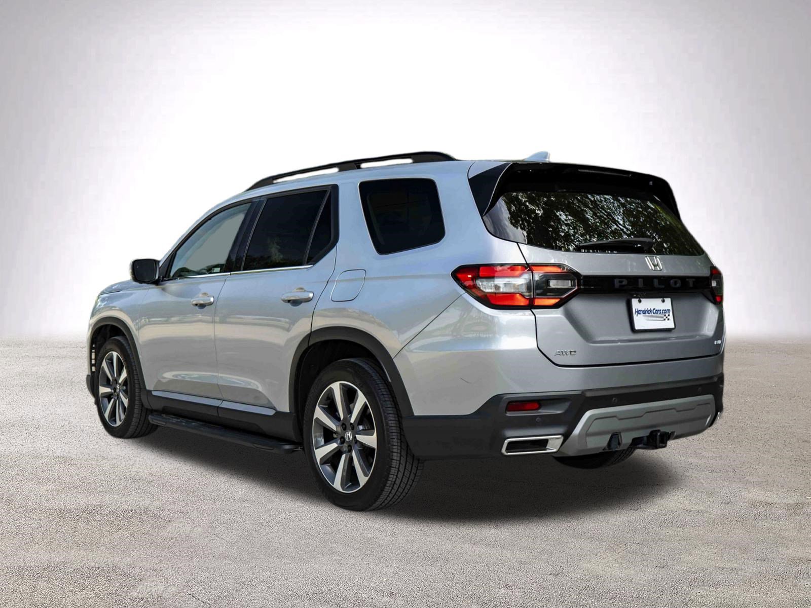 Used 2024 Honda Pilot Elite image 7