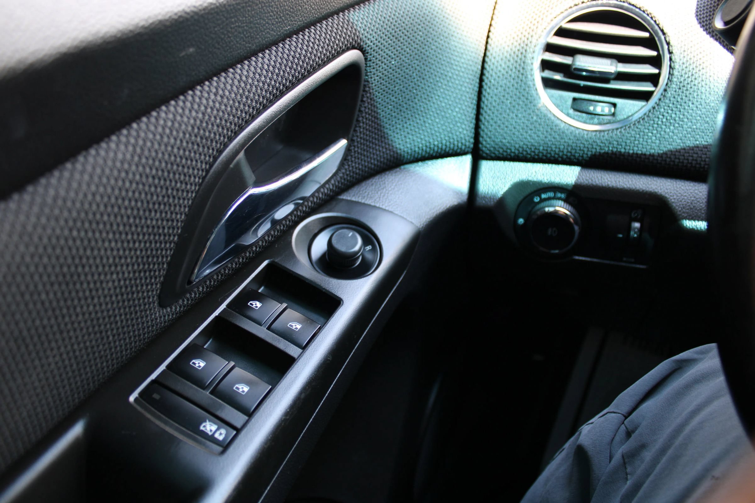 Used 2013 Chevrolet Cruze Eco FWD image 26