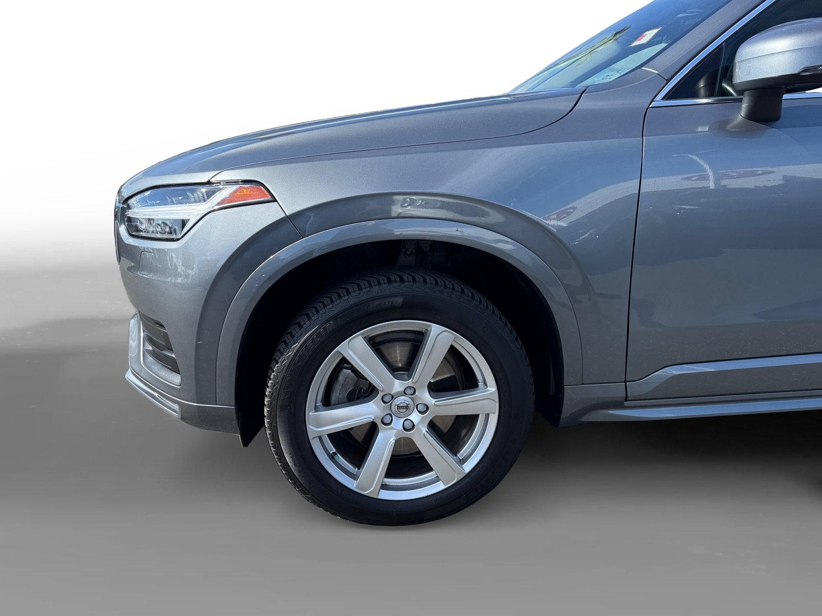 Used 2020 Volvo XC90 T6 Momentum AWD/4WD image 9