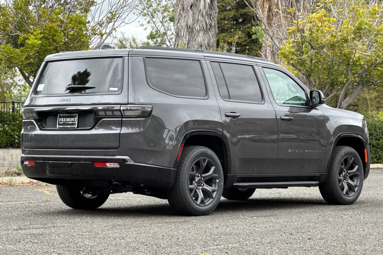 New 2026 Jeep Grand Wagoneer Limited AWD/4WD image 3
