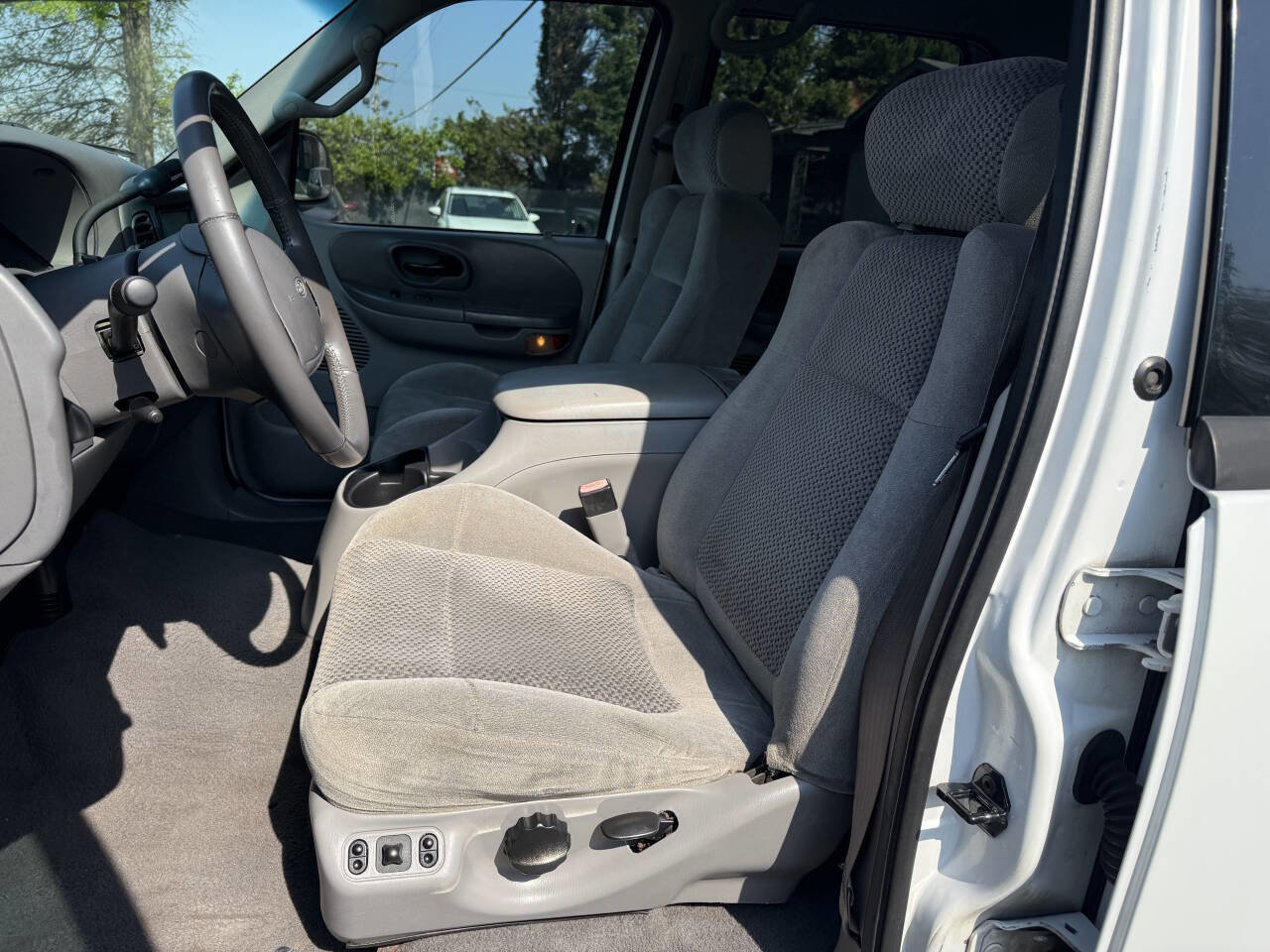 Used 2002 Ford F150 XLT image 9