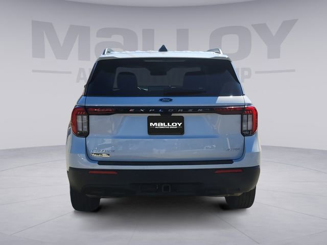 Used 2025 Ford Explorer Active image 4