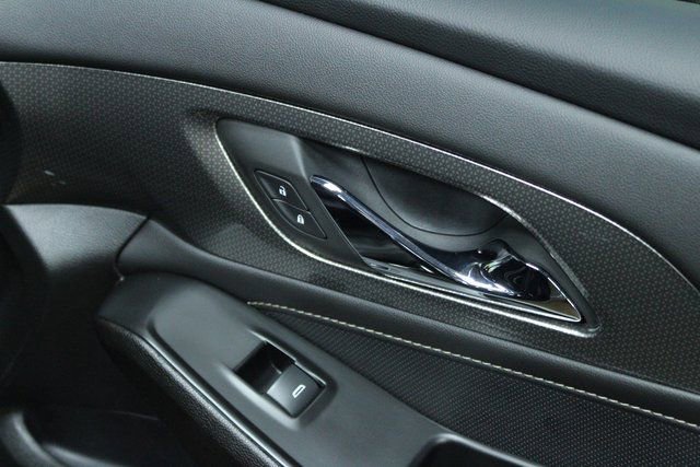 Used 2023 Chevrolet Traverse Premier image 12