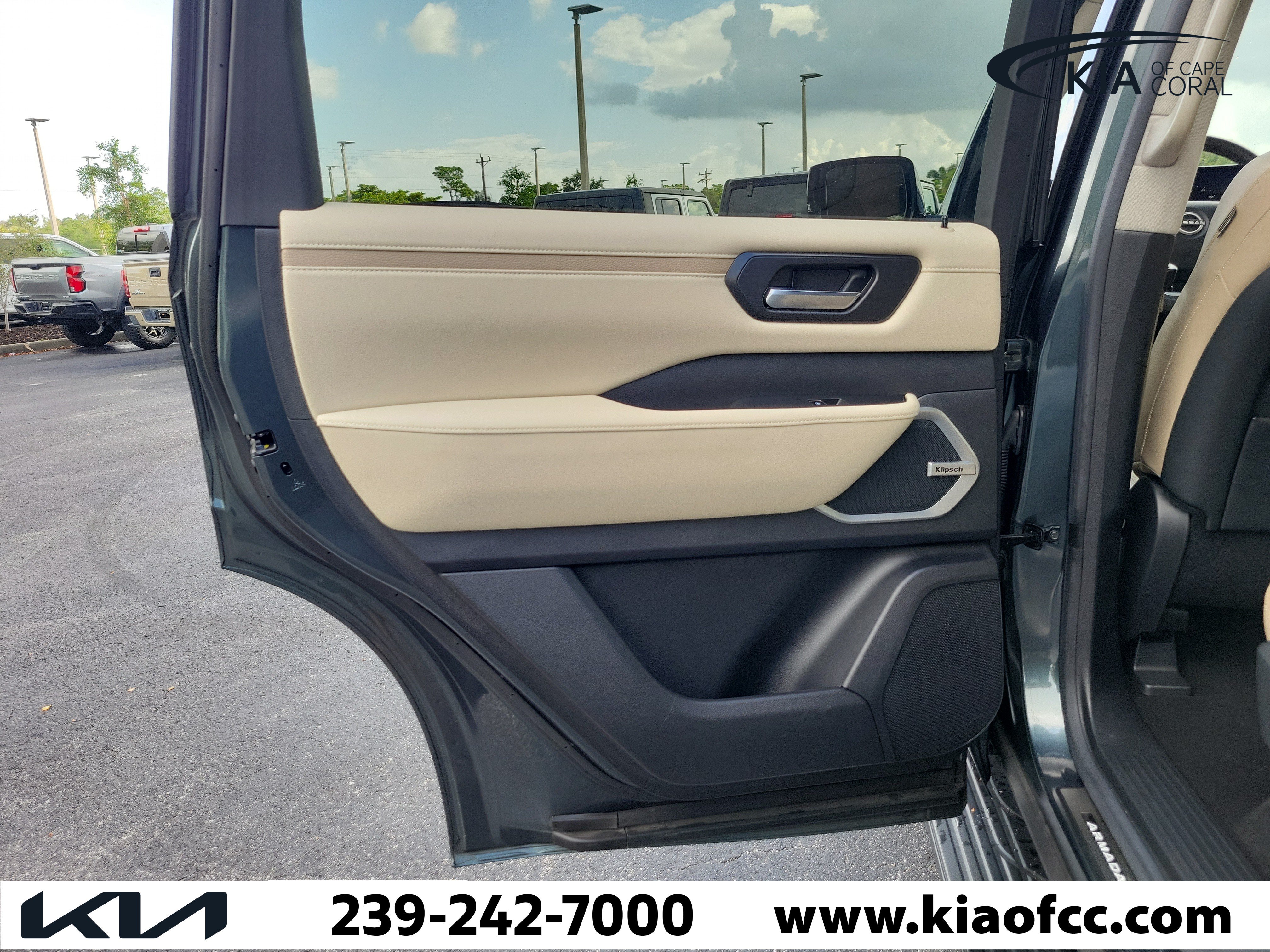 Used 2025 Nissan Armada Platinum AWD/4WD image 17
