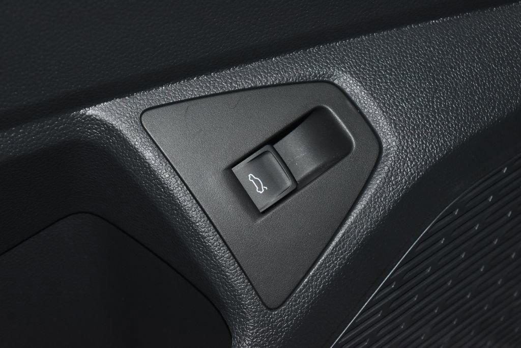 Used 2026 Volkswagen Jetta SEL image 6