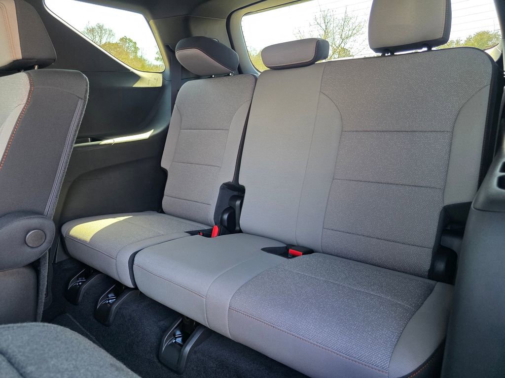 Used 2024 Chevrolet Traverse LT image 29