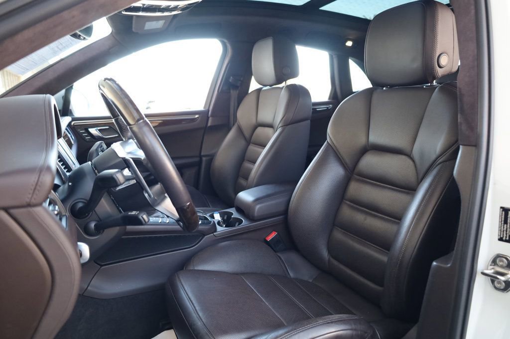 Used 2015 Porsche Macan Turbo image 17