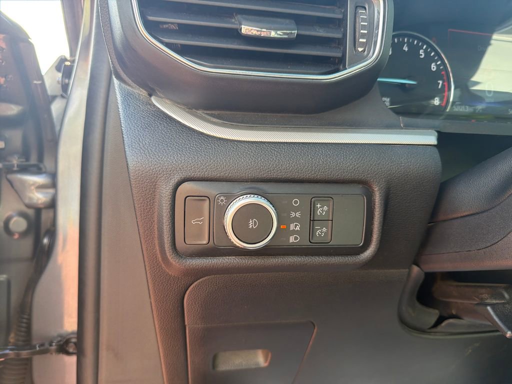 Used 2021 Ford Explorer XLT w/ Equipment Group 202A AWD/4WD image 16