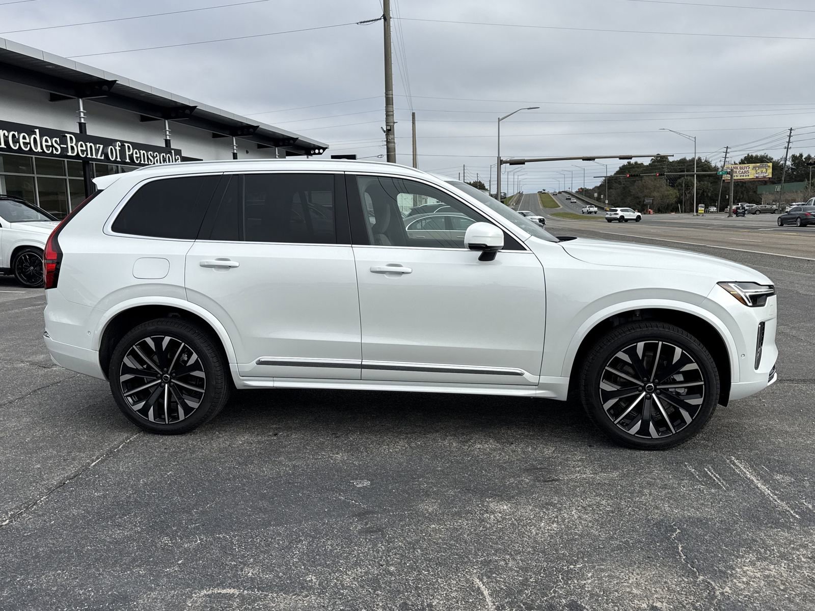 New 2026 Volvo XC90 B6 Plus w/ Protection Package Premier image 6