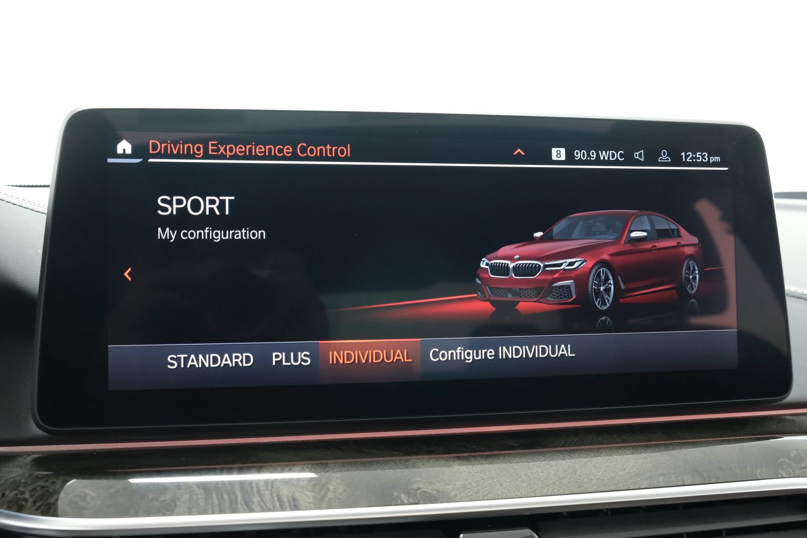 Used 2022 BMW M550i xDrive w/ Executive Package AWD/4WD image 16