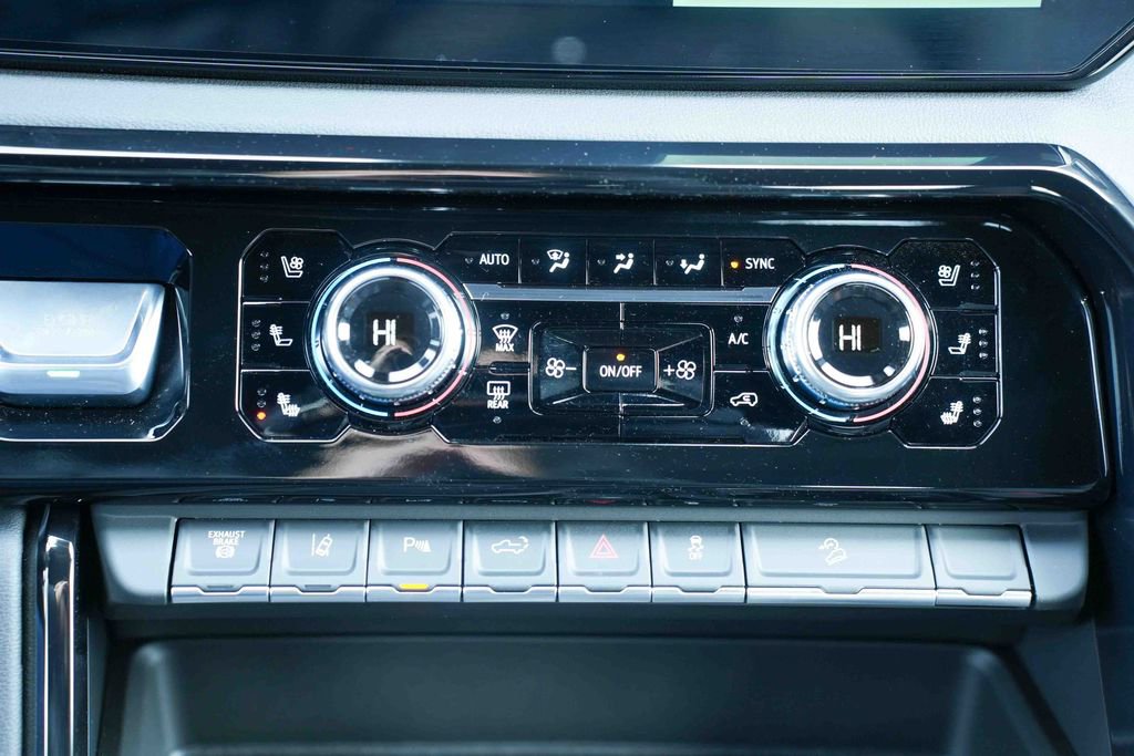 Used 2026 GMC Sierra 2500 AT4 image 38