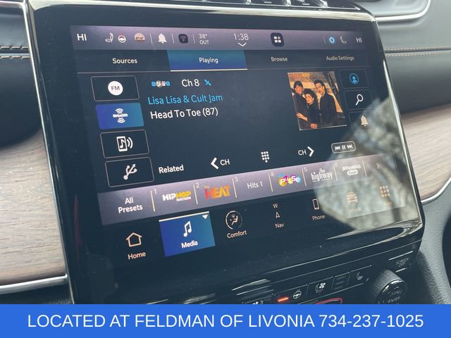 Used 2023 Jeep Grand Cherokee Summit w/ Luxury Tech Group V image 13