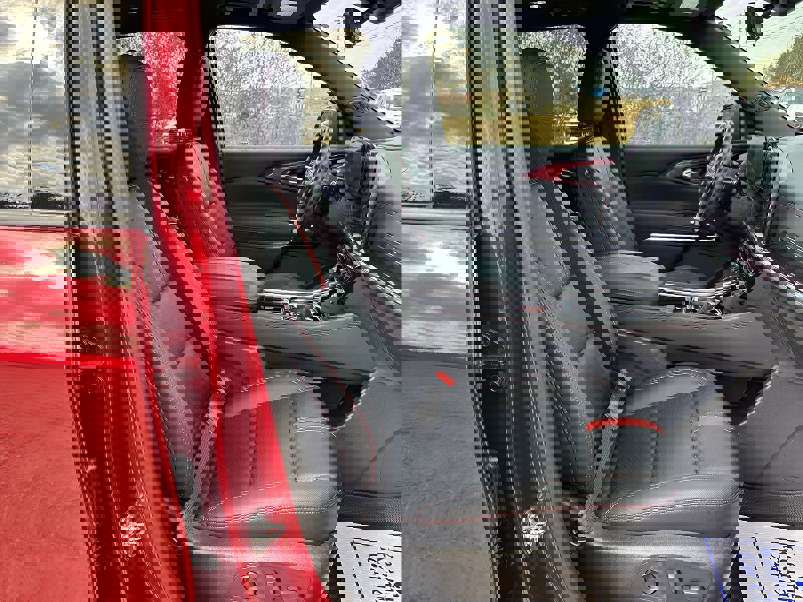 Used 2024 Chevrolet Traverse RS image 28