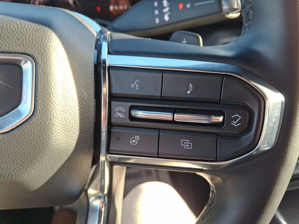 Used 2024 GMC Acadia Elevation image 24