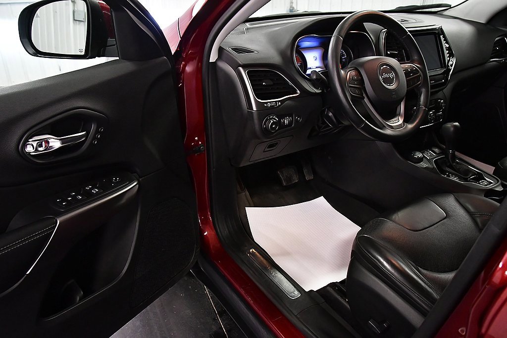 Used 2019 Jeep Cherokee Limited image 14