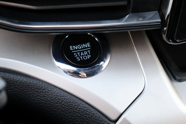 Certified 2022 Ford Explorer XLT w/ Equipment Group 202A image 8