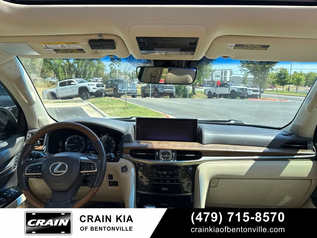 Used 2016 Lexus LX 570 4WD w/ Luxury Package image 13