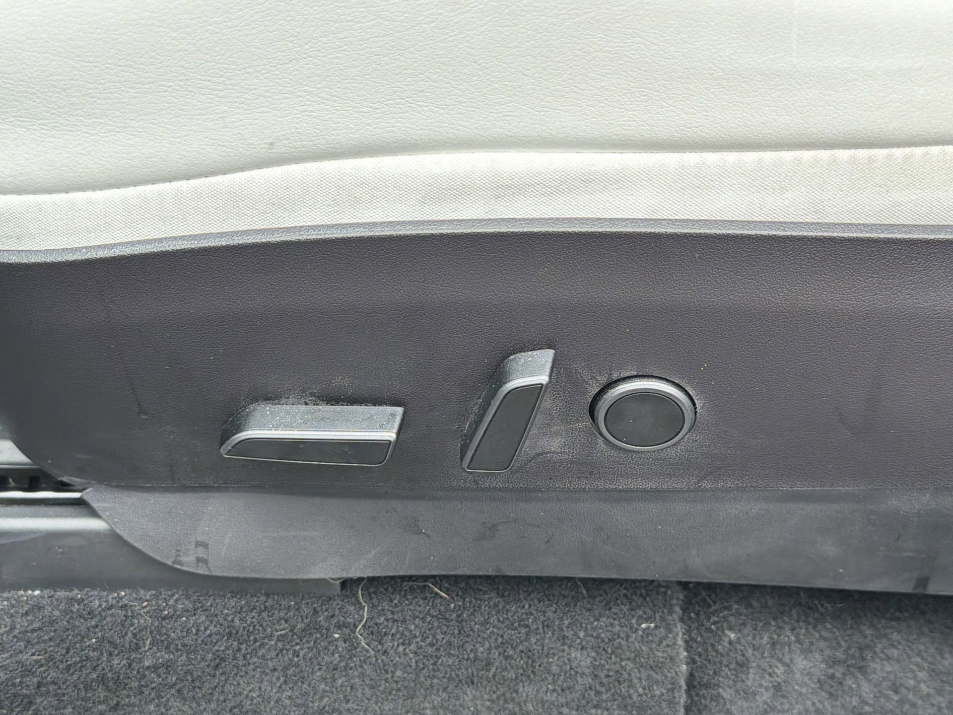 Used 2022 Tesla Model Y Long Range image 19