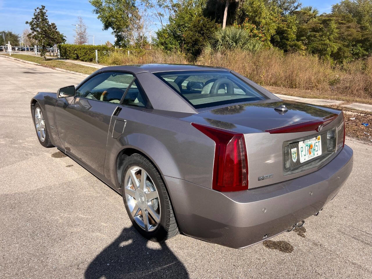 Used 2005 Cadillac XLR image 8