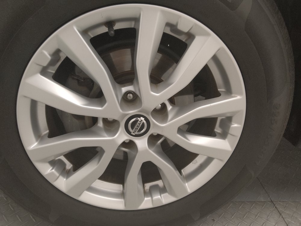 Used 2020 Nissan Rogue SV FWD image 31
