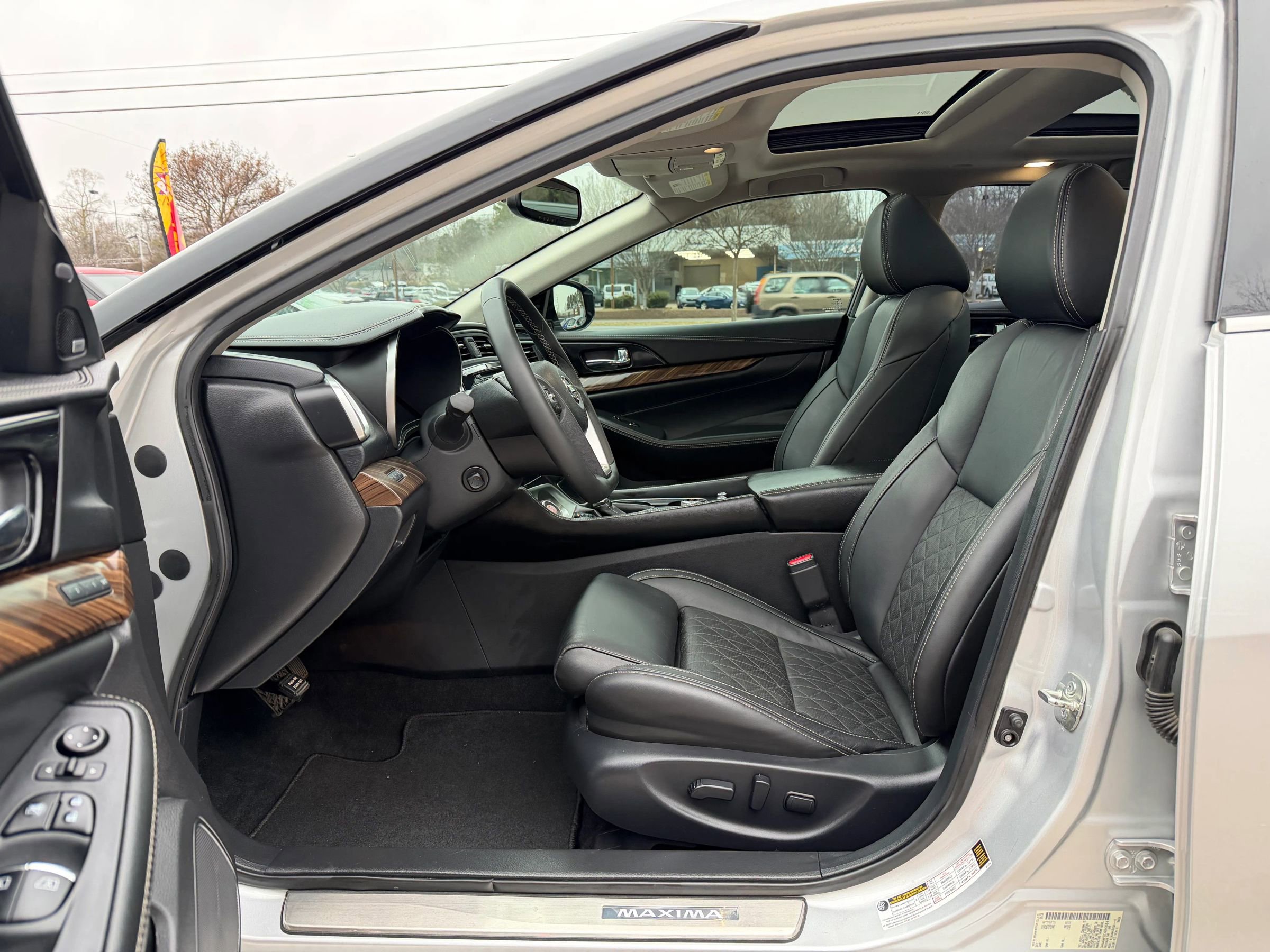 Used 2018 Nissan Maxima Platinum image 9