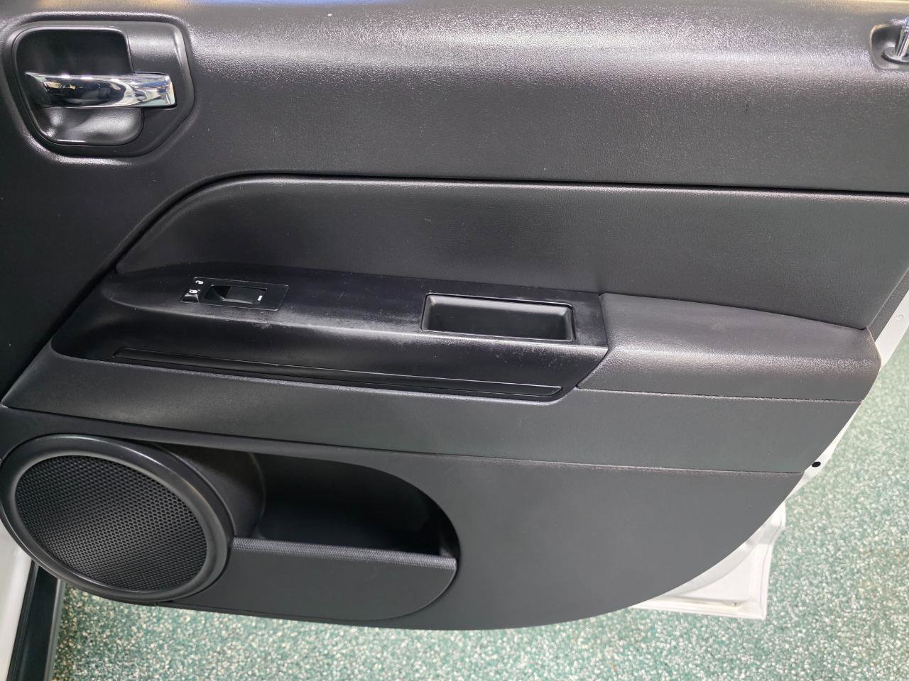 Used 2016 Jeep Compass Sport w/ Power Value Group image 25