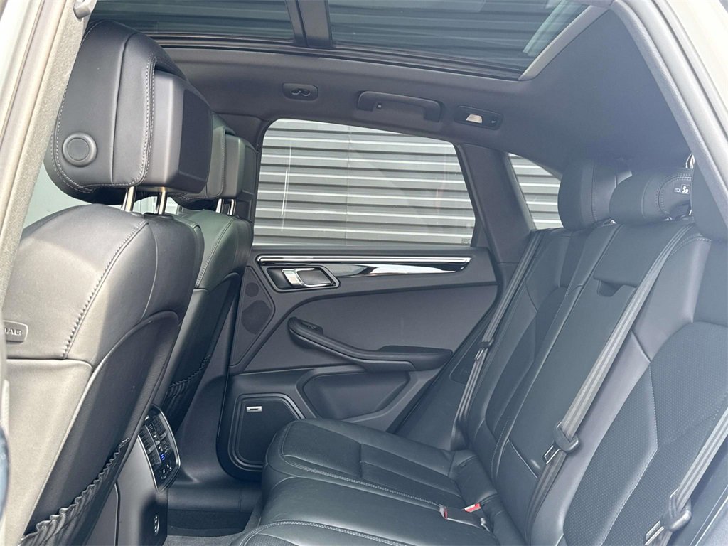 New 2025 Porsche Macan Turbo image 25
