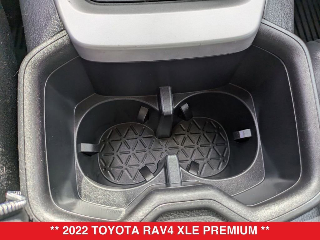 Used 2022 Toyota RAV4 XLE Premium image 38