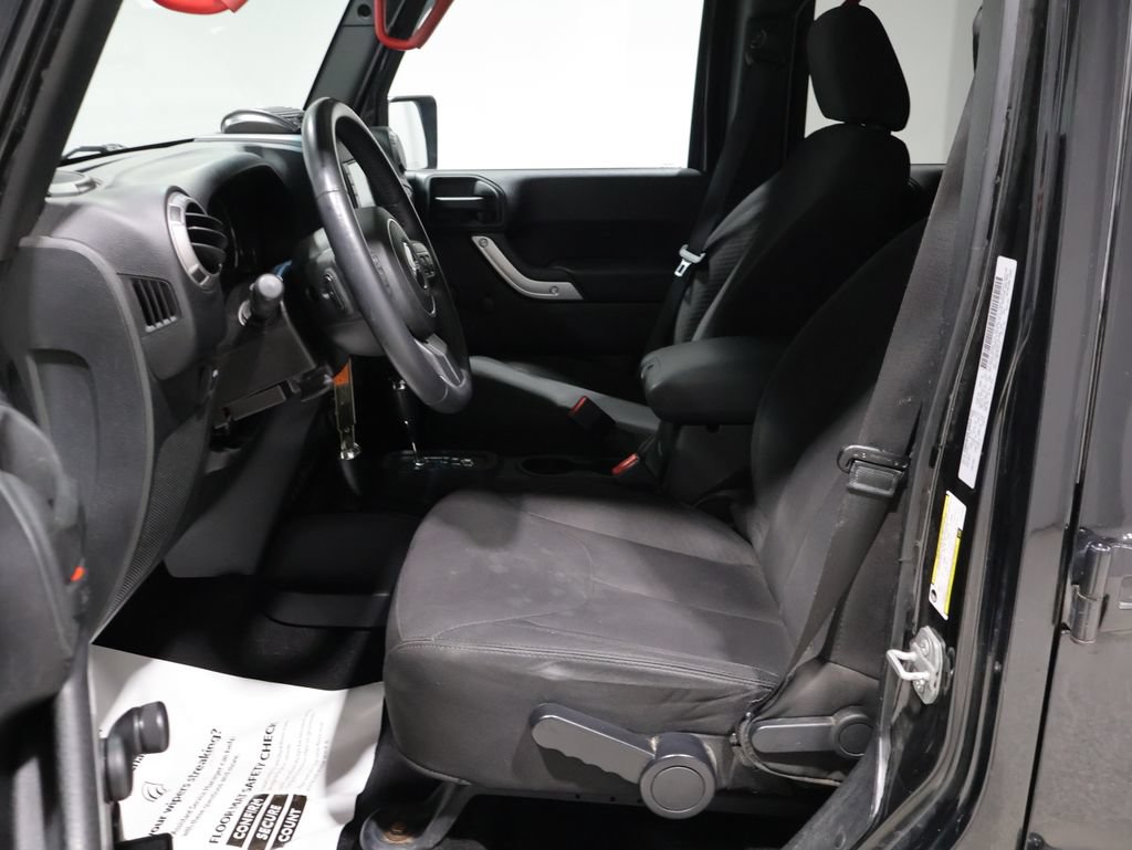 Used 2015 Jeep Wrangler Unlimited Sport AWD/4WD image 10