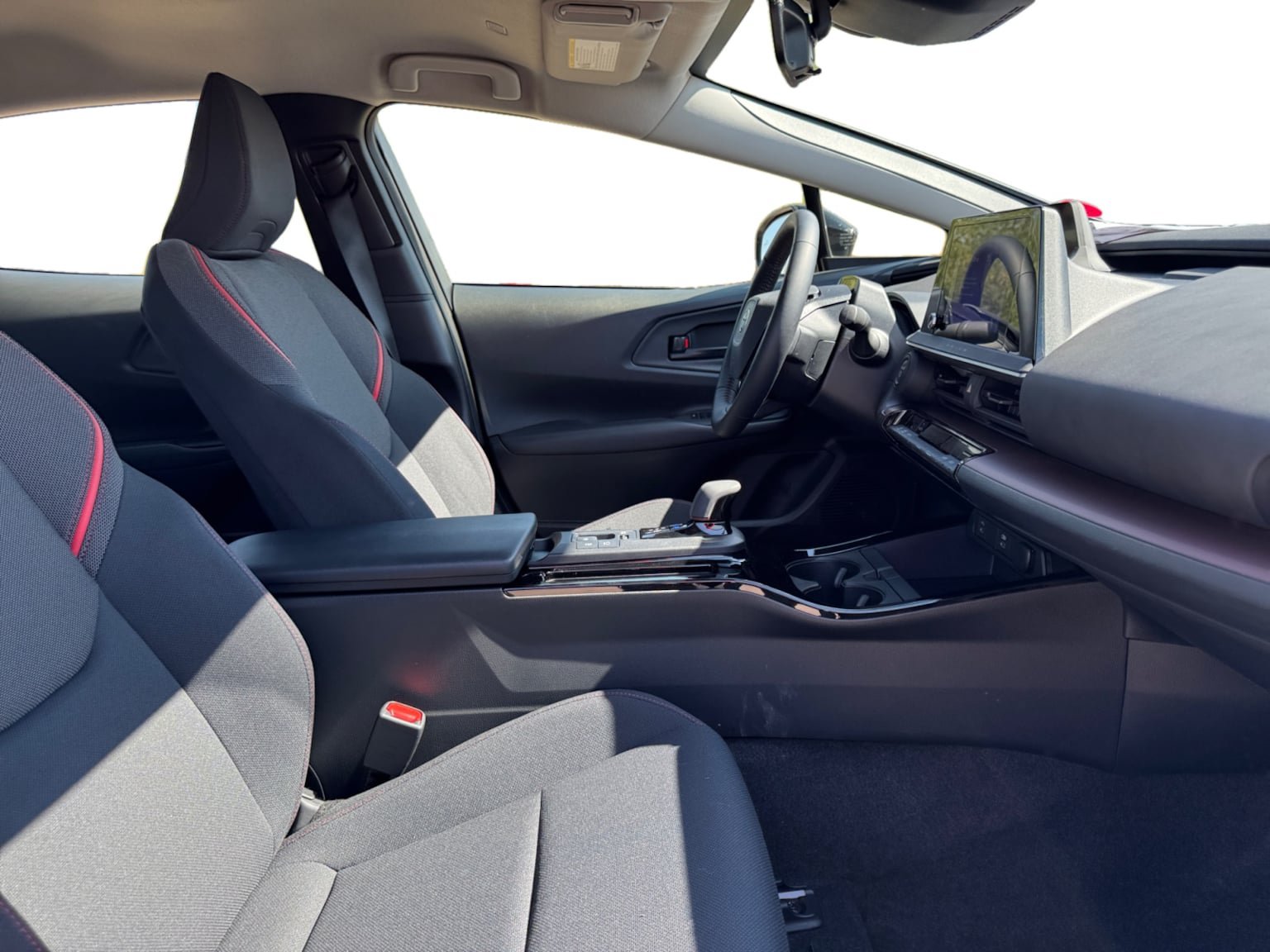 Used 2024 Toyota Prius Prime FWD image 17