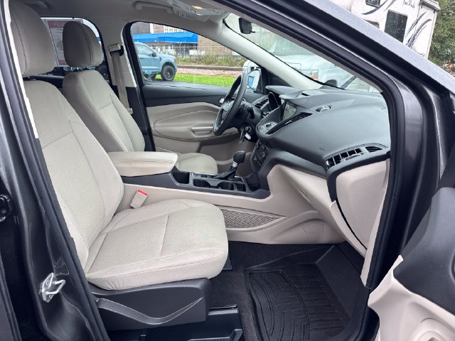 Used 2017 Ford Escape SE w/ Equipment Group 201A AWD/4WD image 27