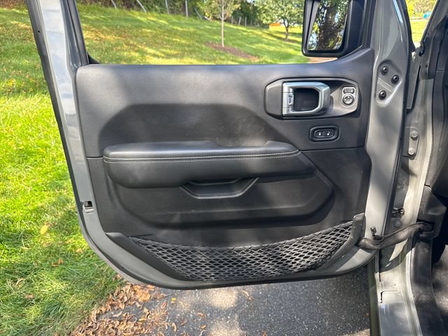 Used 2023 Jeep Wrangler Unlimited Rubicon 4xe w/ Cold Weather Group AWD/4WD image 23