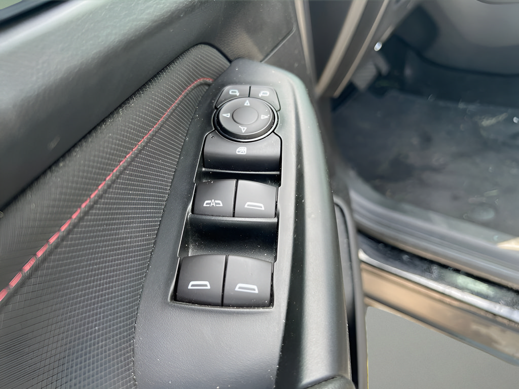Used 2021 Chevrolet TrailBlazer RS w/ Convenience Package FWD image 13