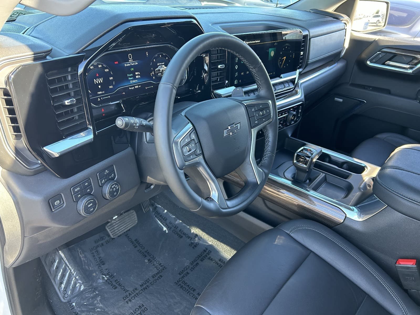 Used 2025 Chevrolet Silverado 1500 LT Trail Boss w/ Convenience Package II AWD/4WD image 21