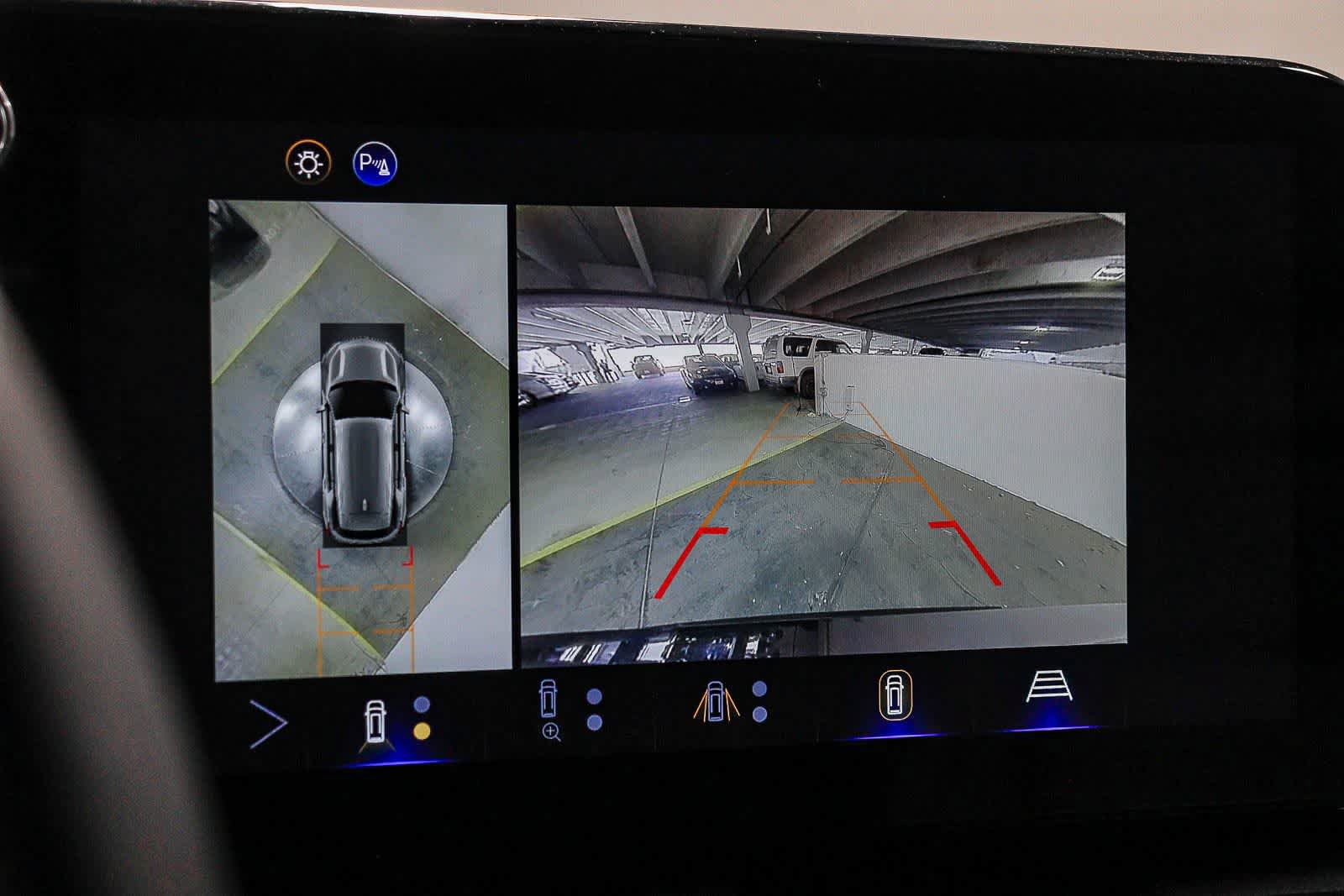Used 2025 Chevrolet Equinox RS w/ Safety and Technology Package FWD image 23