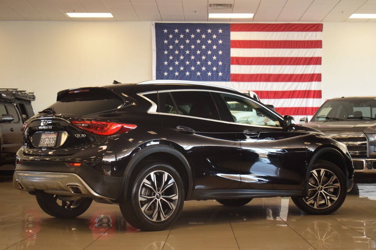 Used 2018 INFINITI QX30 Premium w/ Navigation Package AWD/4WD image 27